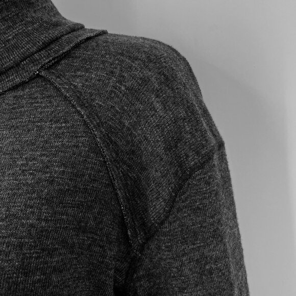 Free People We The Free Split Back Turtleneck Top Size S  Exposed Seam - Picture 4 of 13